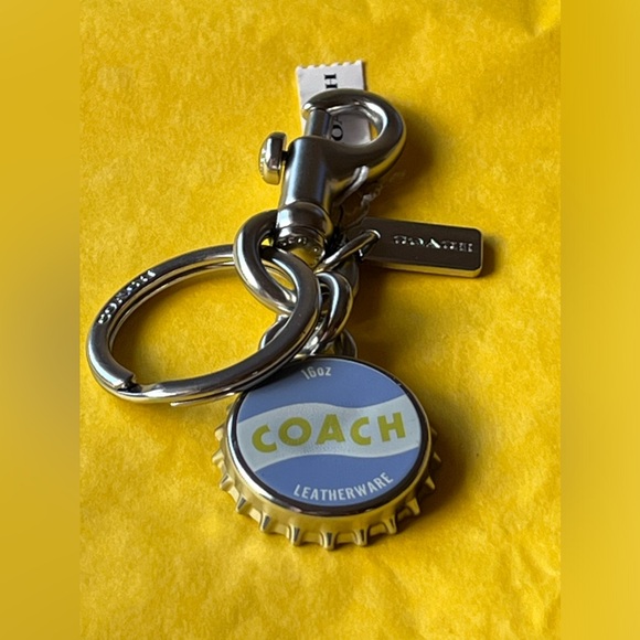 🥤 COACH BOTTLE CAP BAG CHARM 🥤 NWT 🥤 - Picture 13 of 16